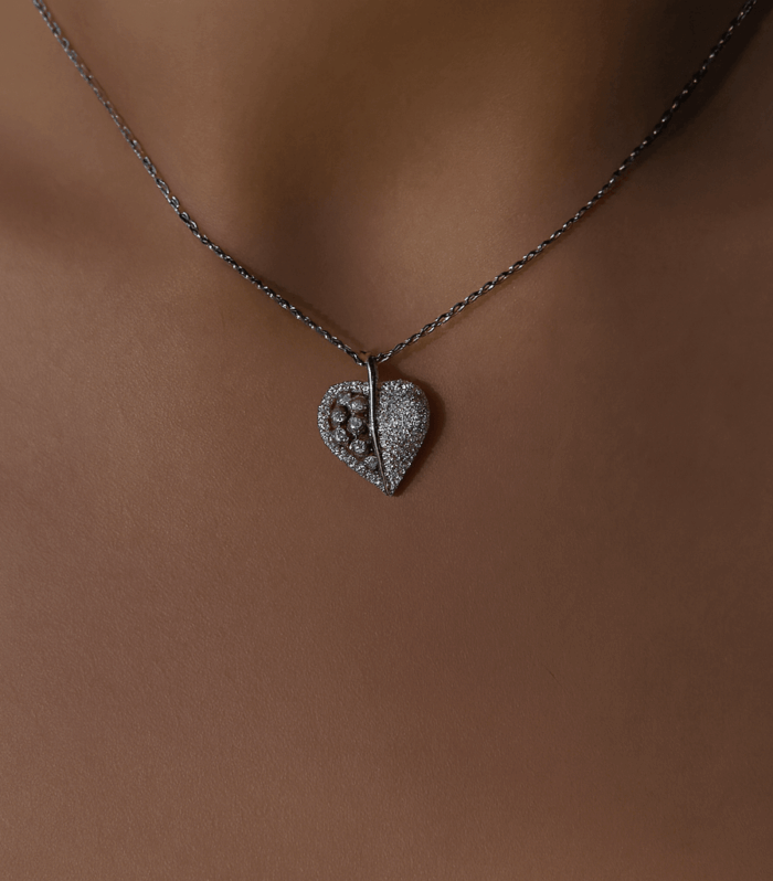Zirkon Taşlı Yaprak Desenli Kalp 925 Ayar Gümüş Kolye – Süslü Jewellery